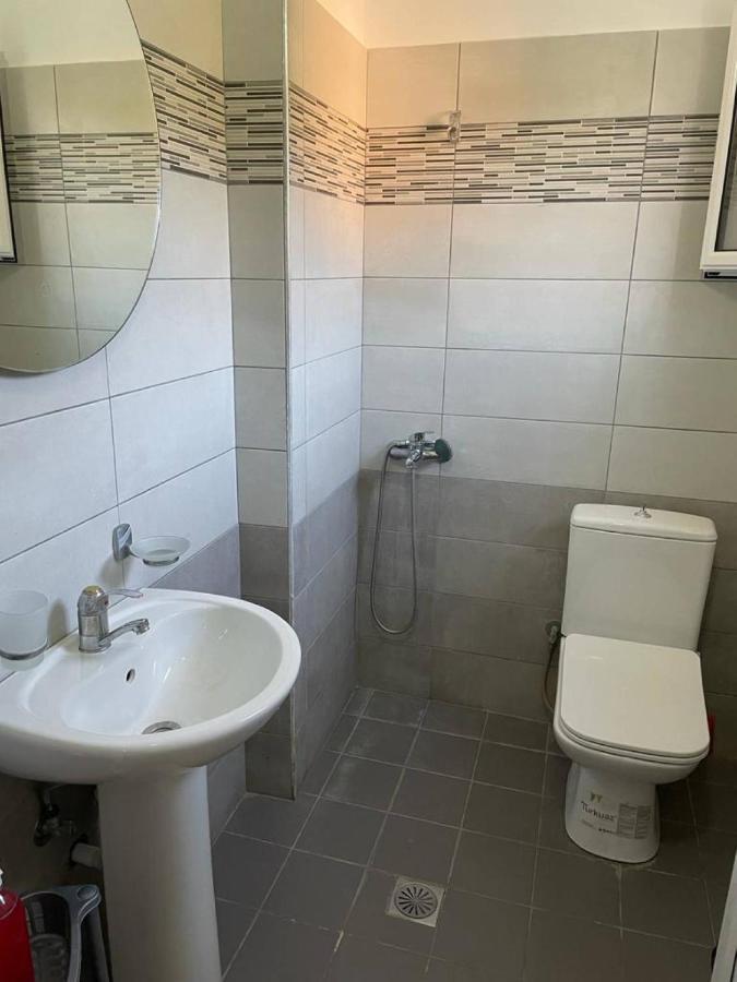 Wave N' Sea Apartments Himare Esterno foto