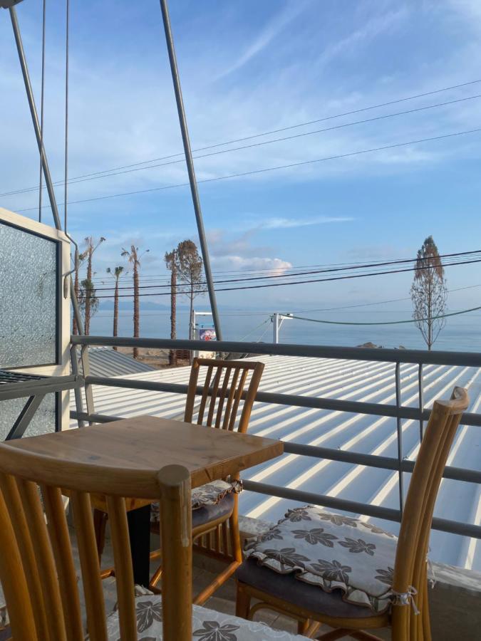 Wave N' Sea Apartments Himare Esterno foto
