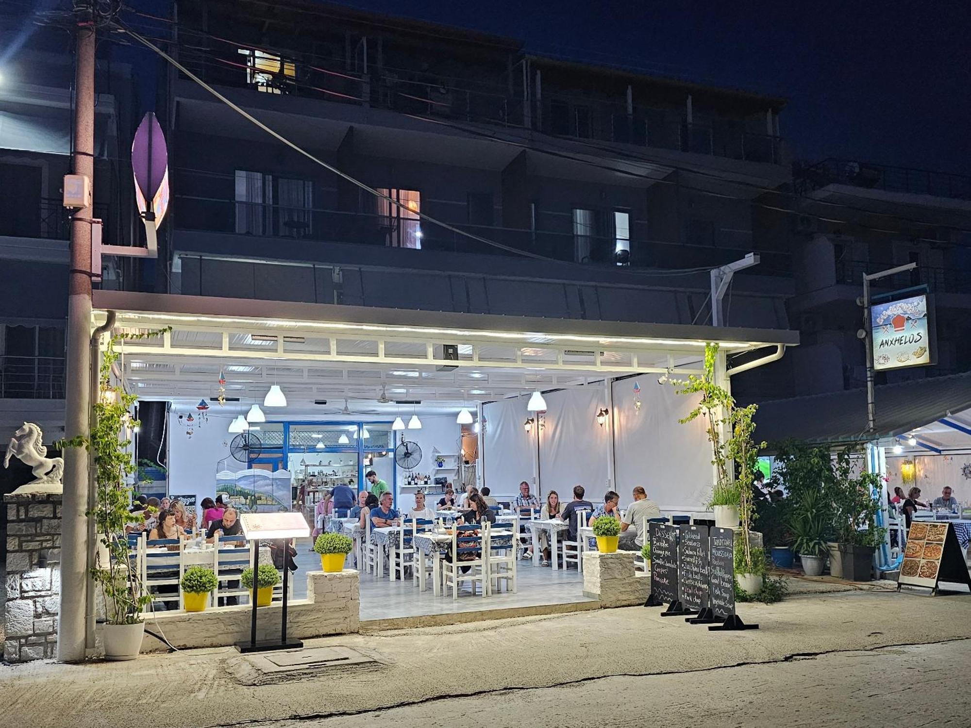 Wave N' Sea Apartments Himare Esterno foto