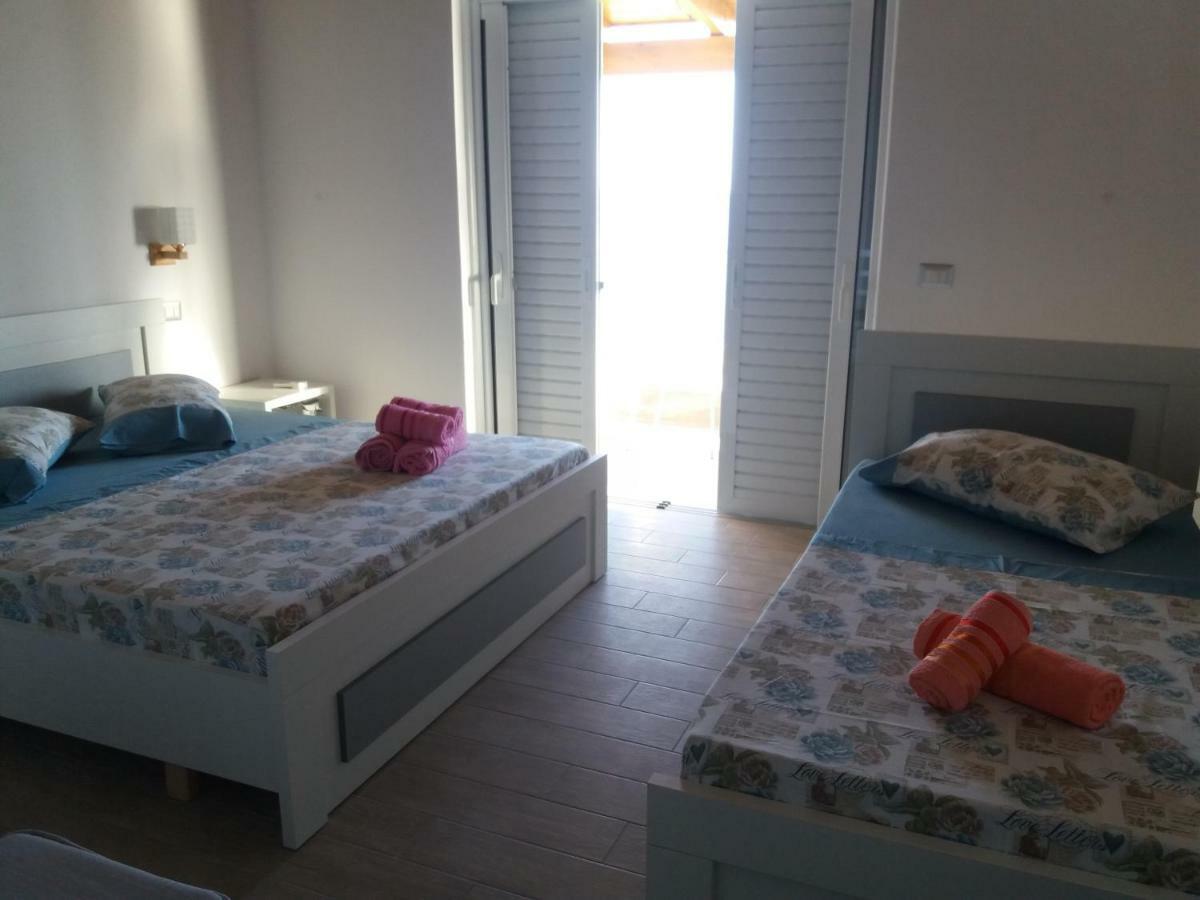 Wave N' Sea Apartments Himare Esterno foto